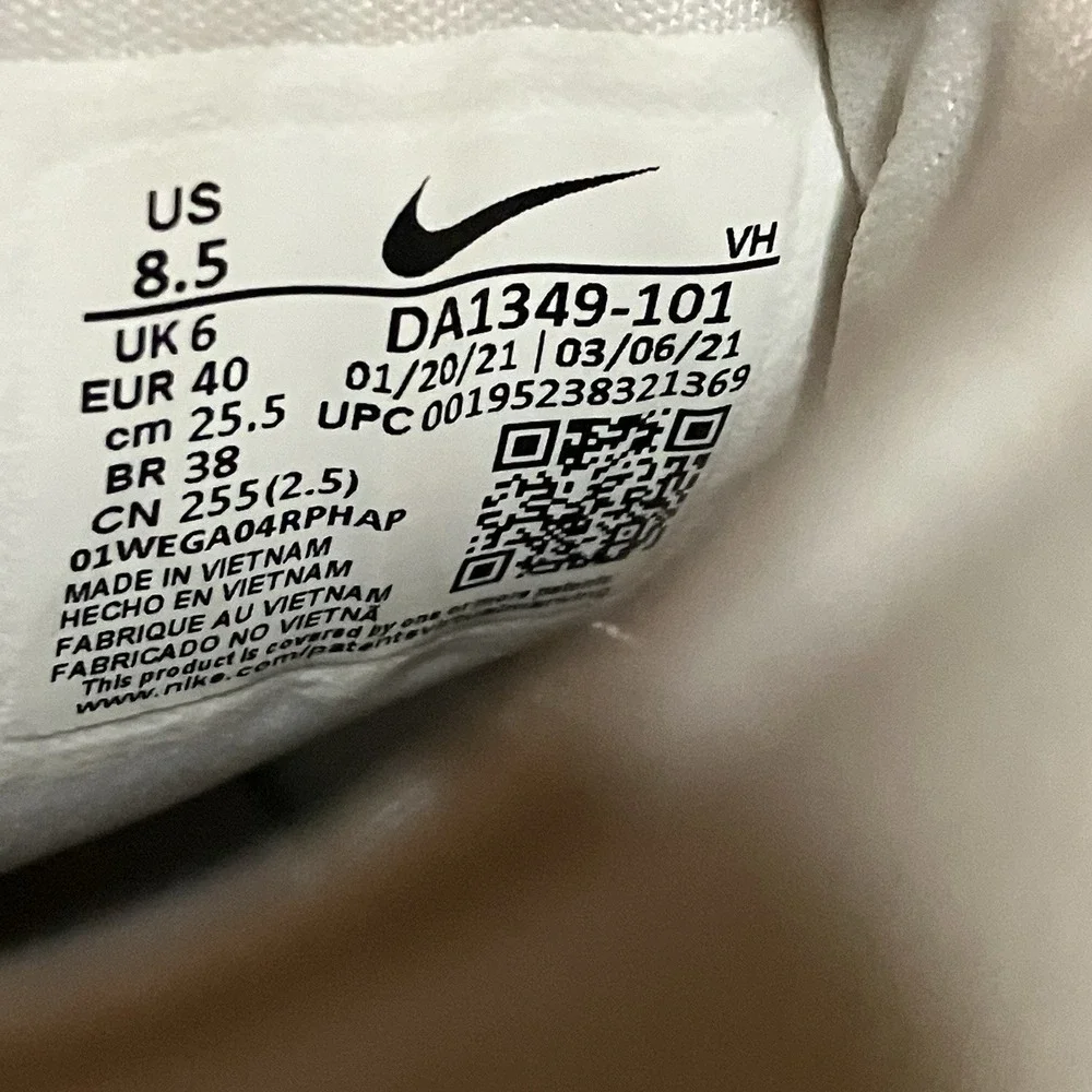 Nike Womens Renew In Season TR 11 DA1349-101 White Running Shoes Sneakers Sz 8.5